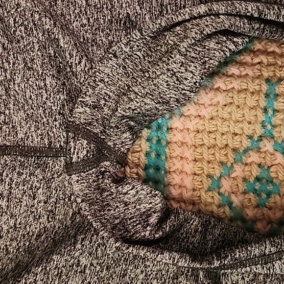 🔴 🔚🔜Victoria Secret Sport Knockout Capri Leggings. - Picture 3 of 10